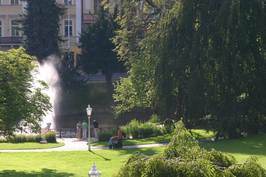 Penzion Speedway Marianske Lazne Bagian luar foto